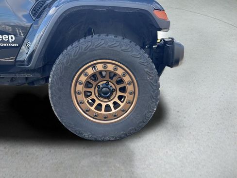 Used 2022 Jeep Gladiator Overland w/ Safety Group image 4