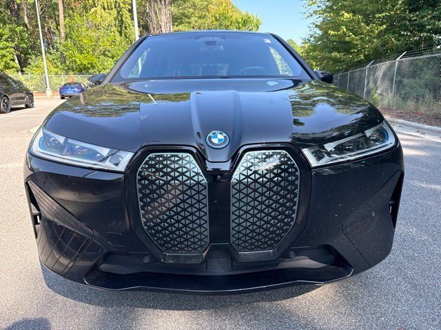 Used 2024 BMW iX xDrive50 w/ Premium Package AWD/4WD image 2