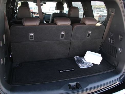 Certified 2025 Nissan Armada Platinum Reserve AWD/4WD image 12