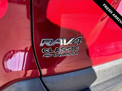 Used 2021 Toyota RAV4 XLE image 23