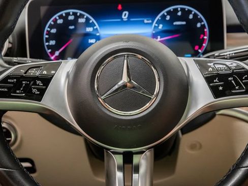 Used 2023 Mercedes-Benz C 300 4MATIC Sedan image 13