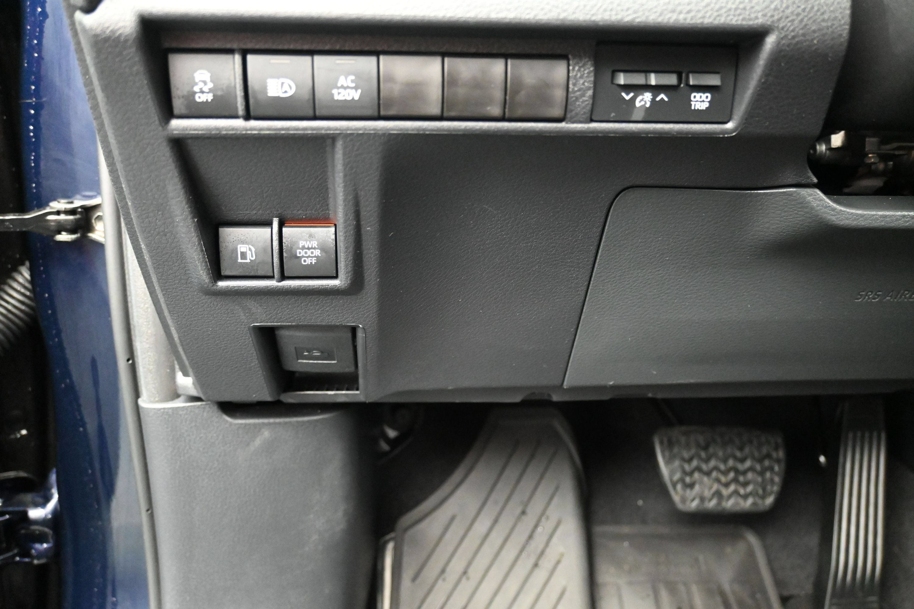 Used 2026 Toyota Sienna Limited FWD image 15