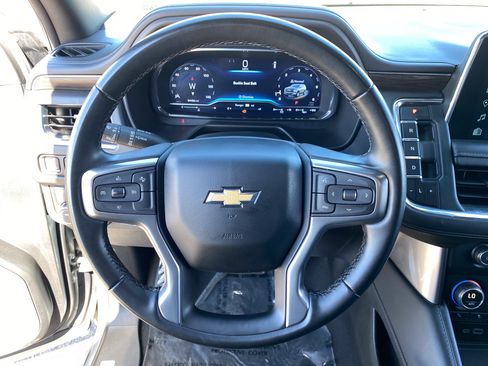 Used 2024 Chevrolet Suburban LT RWD image 29
