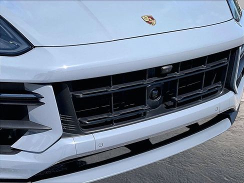 Certified 2024 Porsche Cayenne Turbo GT AWD/4WD image 20