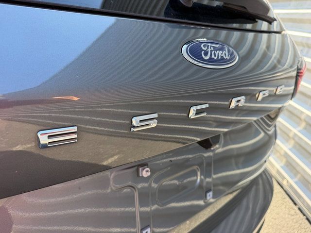 Used 2024 Ford Escape ST-Line w/ Tech Pack #1 AWD/4WD image 5
