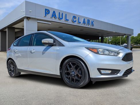 Used 2017 Ford Focus SE image 1
