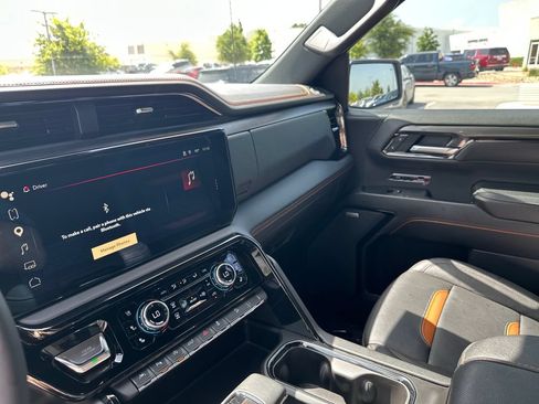 Used 2023 GMC Sierra 1500 AT4 w/ AT4 Premium Package AWD/4WD image 27