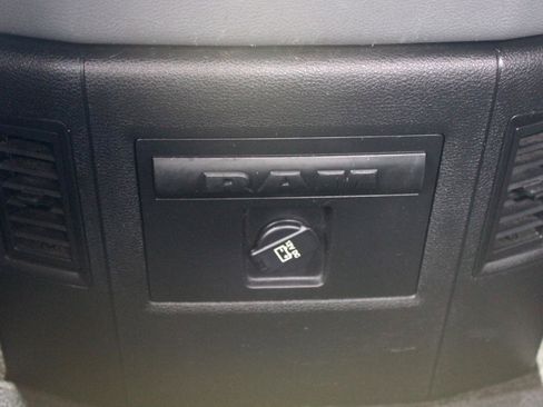 Used 2018 RAM 1500 Big Horn image 38