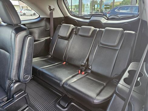 Used 2014 Toyota Highlander Limited Platinum AWD/4WD image 18