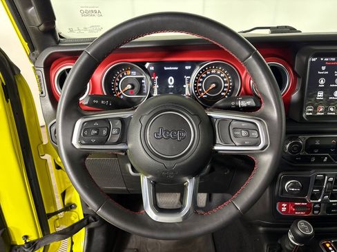 Used 2023 Jeep Gladiator Rubicon w/ Trailer Tow Package AWD/4WD image 17