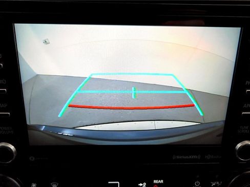 Certified 2021 Toyota Highlander XLE image 42