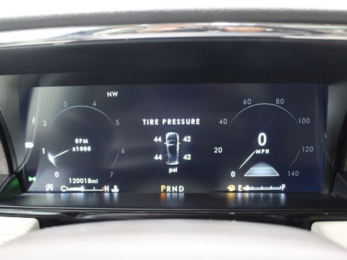 Used 2019 Lincoln Navigator Reserve image 12