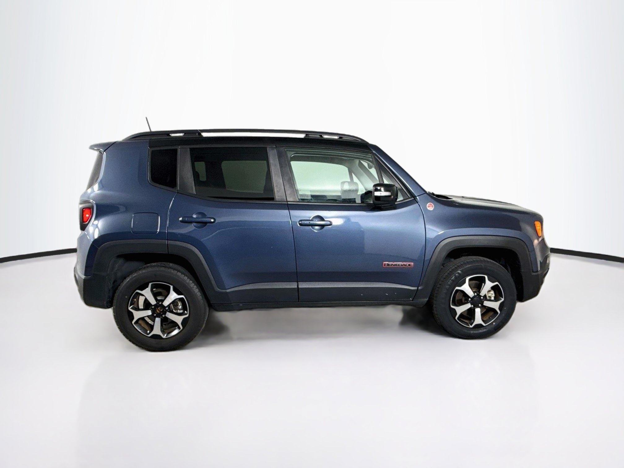 Used 2022 Jeep Renegade Trailhawk AWD/4WD image 2