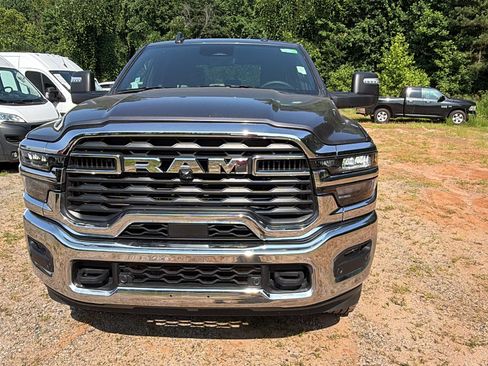 Used 2026 RAM 2500 Big Horn AWD/4WD image 3