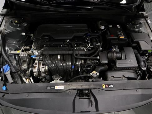Used 2025 Hyundai Elantra SEL FWD image 16
