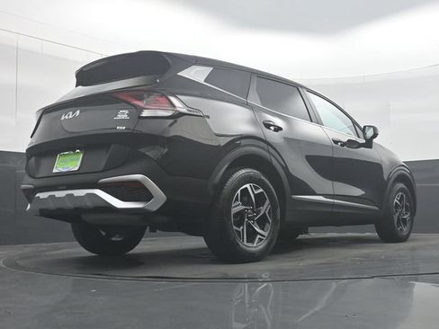 Used 2025 Kia Sportage LX AWD/4WD image 32