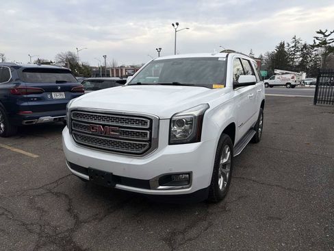 Used 2019 GMC Yukon SLT image 2