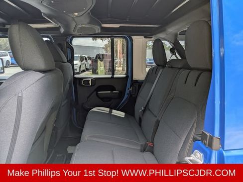 Used 2024 Jeep Wrangler Unlimited AWD/4WD image 13