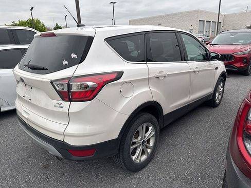 Used 2017 Ford Escape SE AWD/4WD image 4