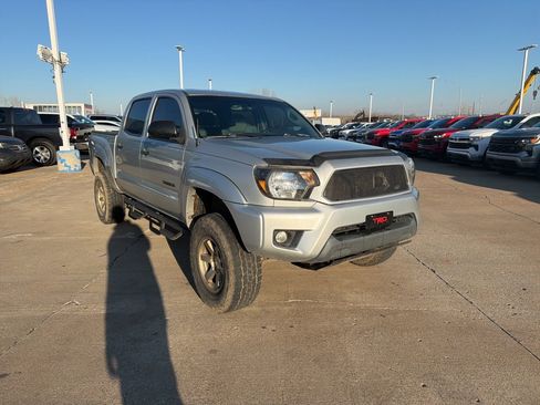 Used 2012 Toyota Tacoma 4x4 Double Cab image 3