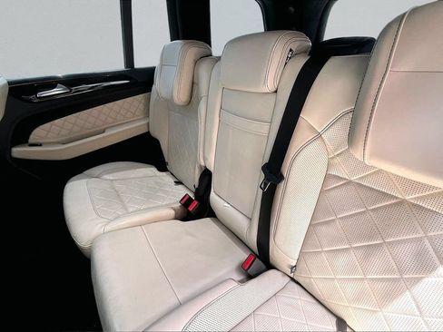 Used 2018 Mercedes-Benz GLS 450 4MATIC image 22