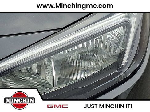 Used 2023 Buick Encore GX Select w/ Sport Touring Package AWD/4WD image 9