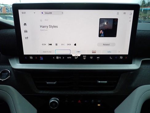 Certified 2025 Ford Explorer Platinum w/ LUX Leather Package image 28