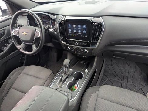 Used 2022 Chevrolet Traverse LT image 36
