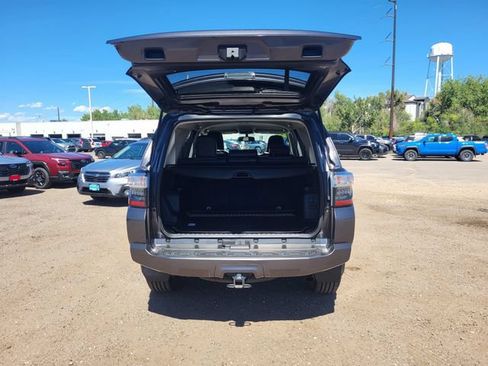Used 2018 Toyota 4Runner SR5 Premium AWD/4WD image 27
