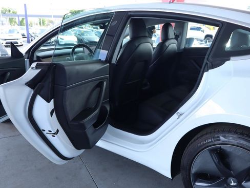 Used 2018 Tesla Model 3 Long Range RWD image 29