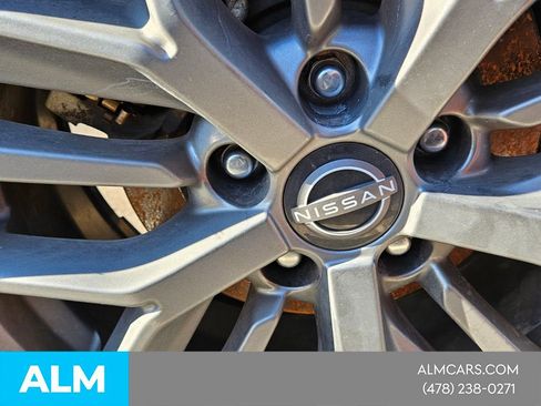 Used 2024 Nissan Rogue S image 11