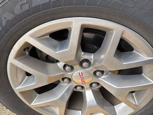 Used 2017 GMC Yukon SLE w/ SLE Value Package image 26