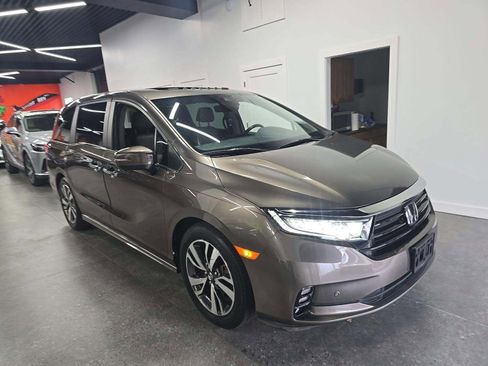 Used 2021 Honda Odyssey Touring image 5