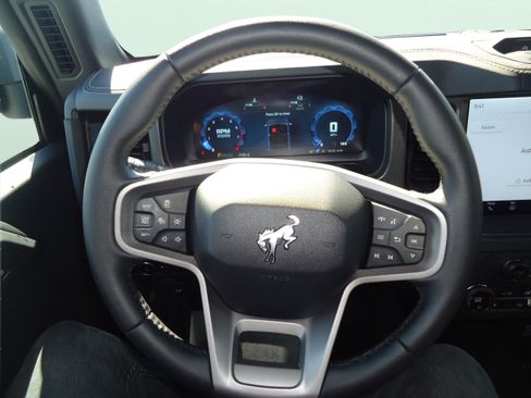 Used 2025 Ford Bronco Badlands AWD/4WD image 13