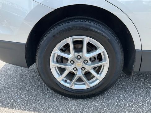 Used 2022 Chevrolet Equinox LS FWD image 23