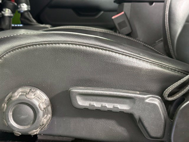 Used 2018 Jeep Wrangler Unlimited Sahara w/ Cold Weather Group AWD/4WD image 15
