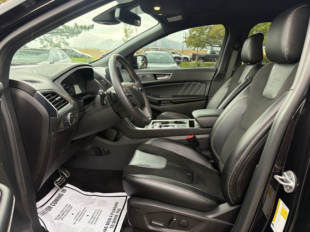 Used 2023 Ford Edge ST AWD/4WD image 25