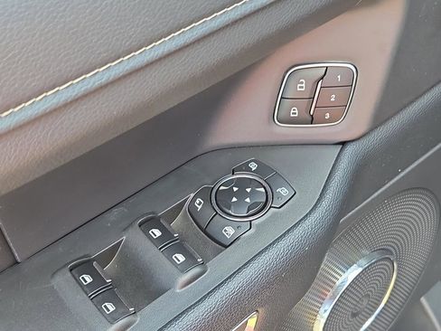 Used 2024 Ford Expedition XLT image 17