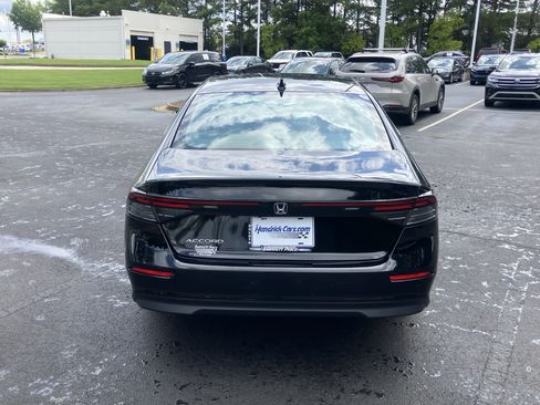 Certified 2025 Honda Accord LX image 9