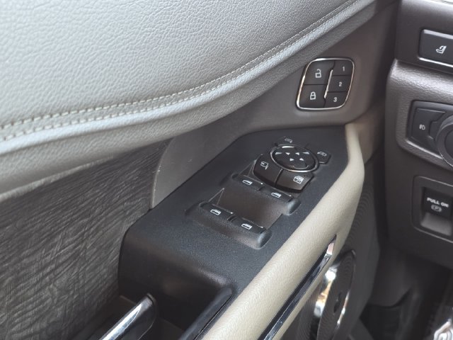 Used 2018 Ford Expedition Limited w/ Equipment Group 301A RWD image 19