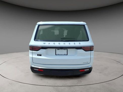 Used 2024 Jeep Wagoneer Series II w/ Premium Group I AWD/4WD image 7