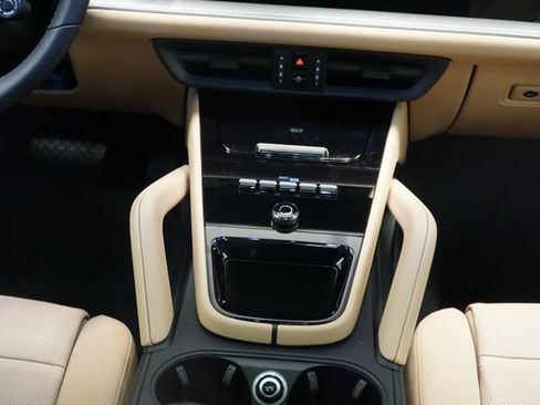 Certified 2026 Porsche Cayenne Coupe AWD/4WD image 19
