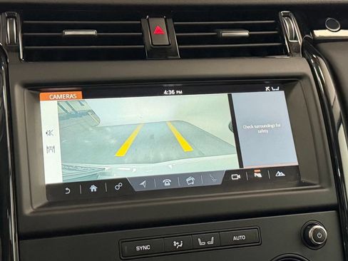 Used 2018 Land Rover Discovery SE AWD/4WD image 18