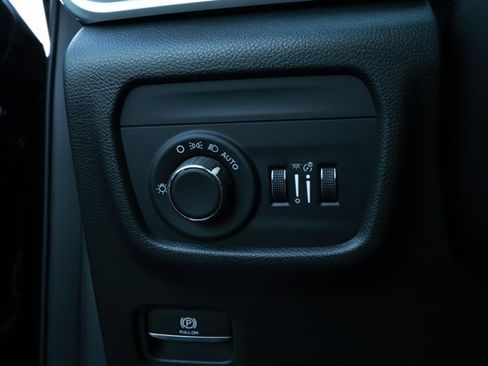 New 2025 Jeep Grand Cherokee Laredo X w/ Trailer Tow Package image 15