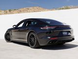 Certified 2022 Porsche Panamera Platinum Edition image 3