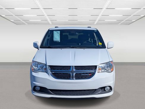 Used 2019 Dodge Grand Caravan SXT image 8