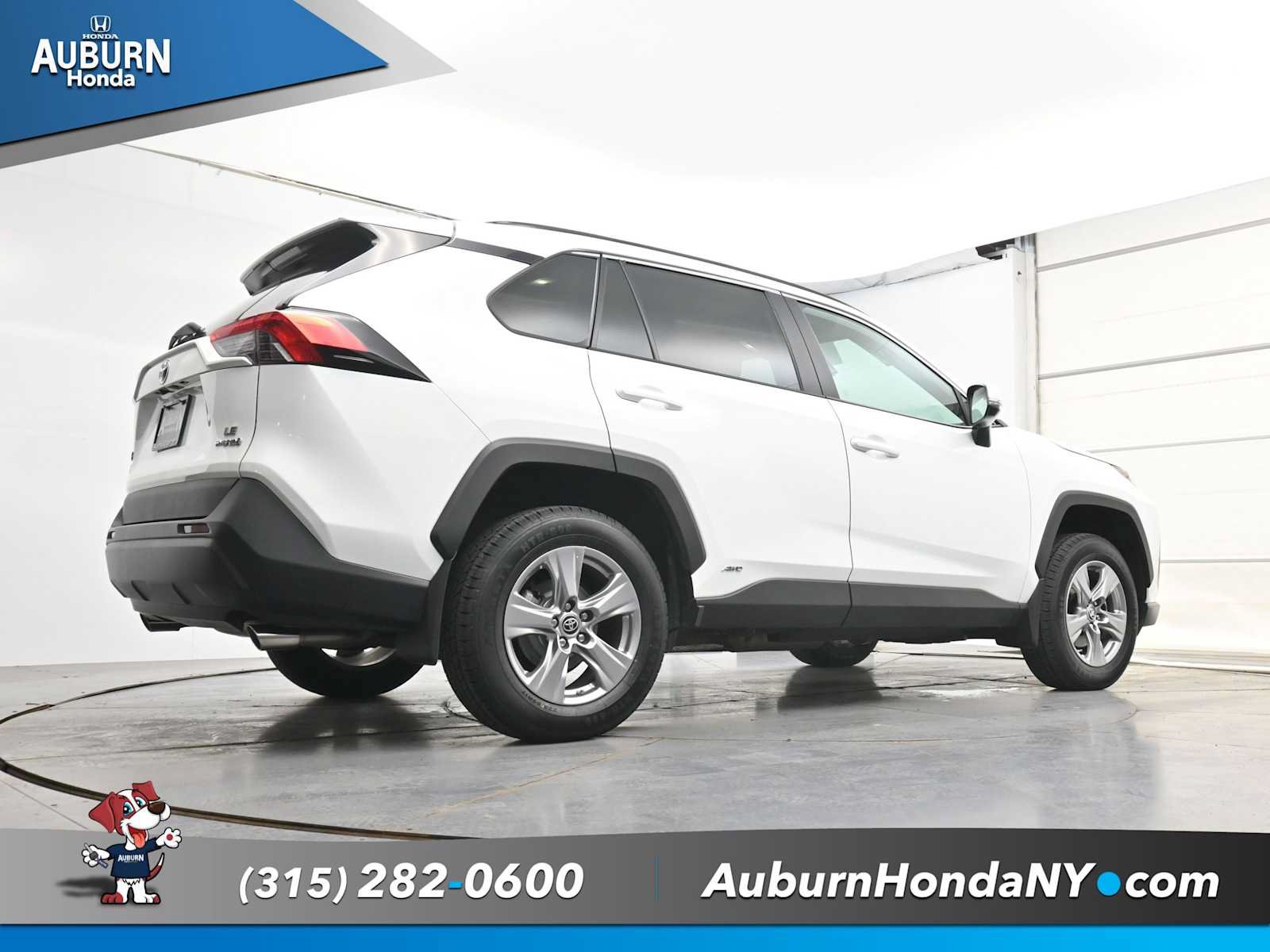 Used 2023 Toyota RAV4 LE AWD/4WD image 26