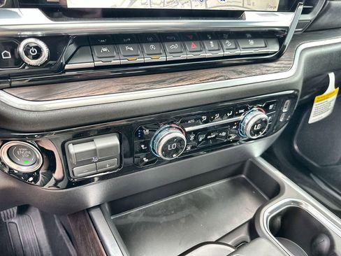 New 2026 GMC Sierra 1500 SLT image 27