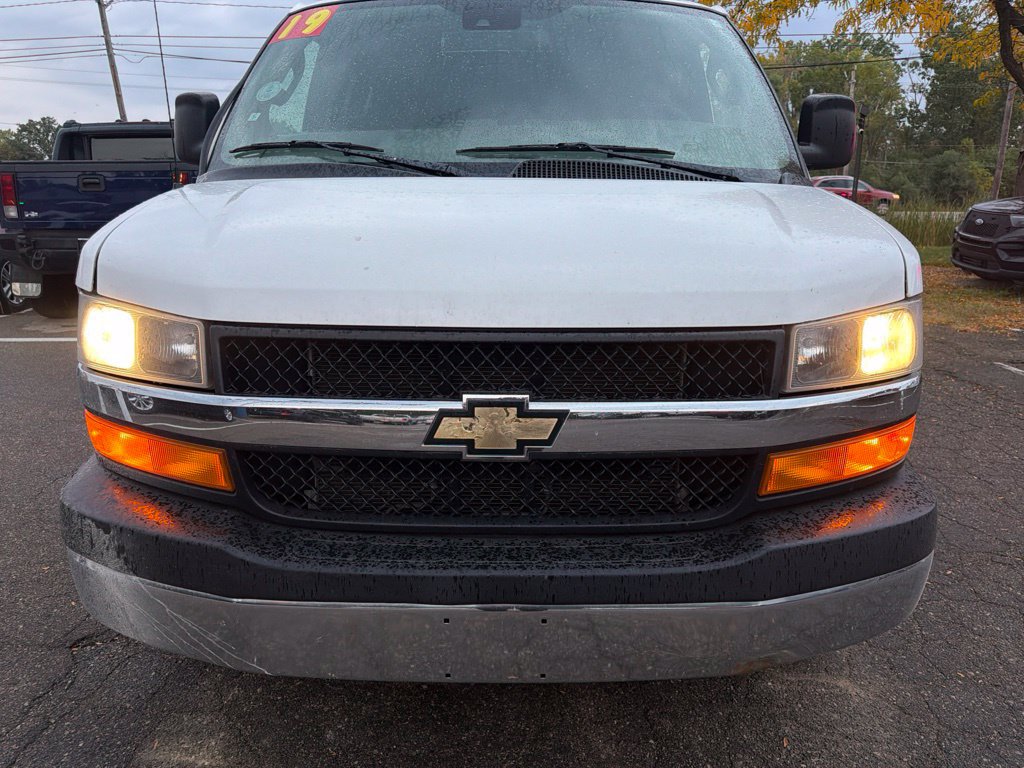 Used 2019 Chevrolet Express 3500 LT w/ LT Preferred Equipment Group RWD image 2