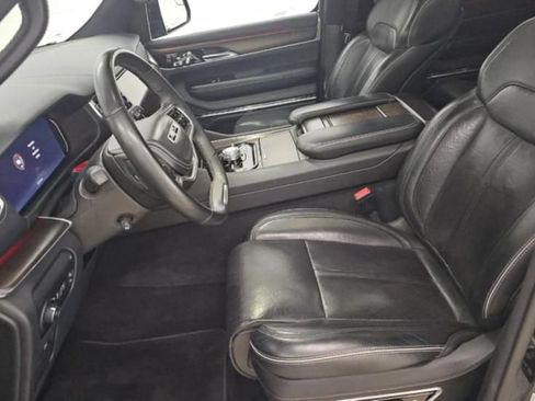 Used 2023 Jeep Grand Wagoneer Series II AWD/4WD image 8
